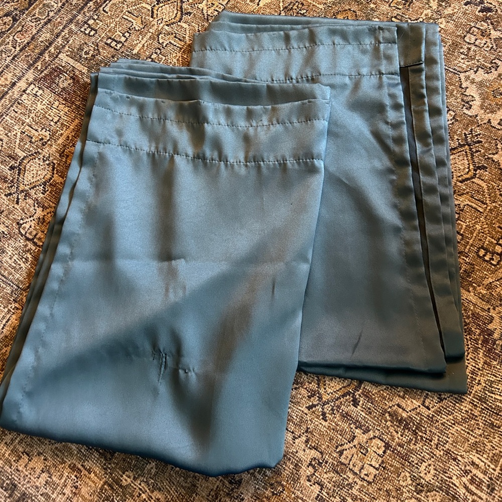 2 Mainstays Curtains 30x84